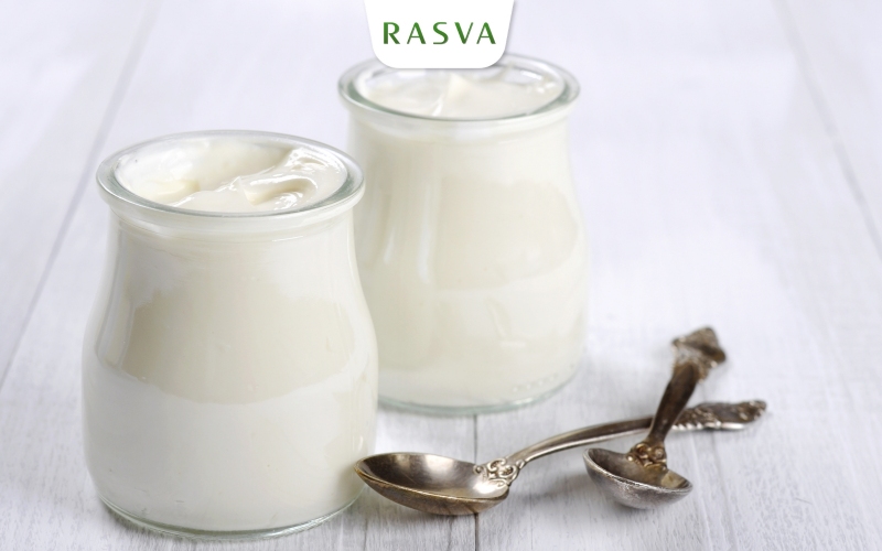 Sữa chua ít hoặc không đường là lựa chọn tuyệt với cho bữa sáng giảm cân